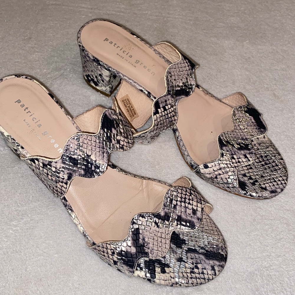 Patricia Green Palm Beach Slide in gray white snakeskin pattern Sz 8.5